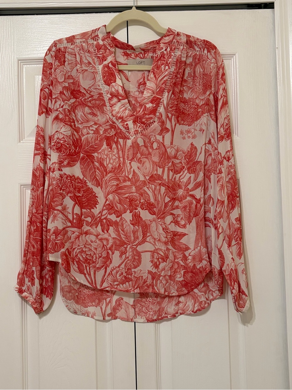 LOFT Red & White Floral V-Neck Long-Sleeve Blouse